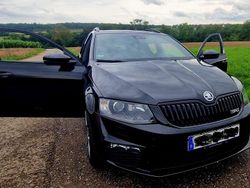 Schwarz Gebraucht 2016 Skoda Octavia RS Kombi | 15.500 € (Guter Preis)