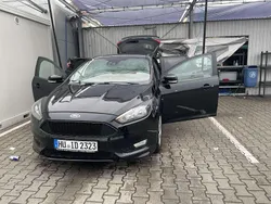 Schwarz Gebraucht 2018 Ford Focus ST-Line Kombi | 7.800 € (Guter Preis)