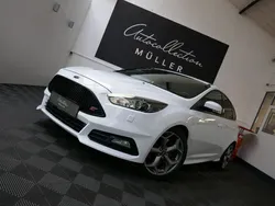 Weiß Gebraucht 2017 Ford Focus ST Limousine | 18.497 € (Etwas zu teuer)