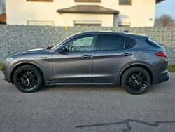 Grau Gebraucht 2020 Alfa Romeo Stelvio Veloce SUV | 26.900 € (Teuer)