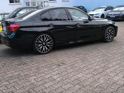 Schwarz Gebraucht 2016 BMW 320 Limousine | 18.800 €