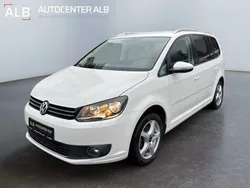 Weiß Gebraucht 2010 VW Touran Highline Van / Kleinbus | 9.990 € (Fairer Preis)