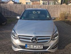 Silber Gebraucht 2016 Mercedes B180 Van / Kleinbus | 11.300 € (Guter Preis)