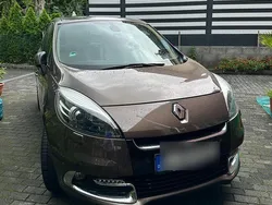 Braun Gebraucht 2013 Renault Scénic III Van / Kleinbus | 9.750 € (Teuer)
