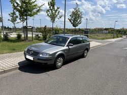 Silber Gebraucht 2001 VW Passat Basis Kombi | 1.000 € (Etwas zu teuer)