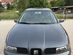 Grau Gebraucht 1999 Seat Leon Limousine | 2.200 € (Teuer)