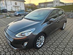 Grau Gebraucht 2019 Ford Fiesta Limousine | 9.800 € (Guter Preis)