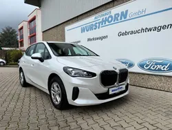 Weiß Gebraucht 2023 BMW 218 Active Tourer Van / Kleinbus | 26.800 € (Guter Preis)