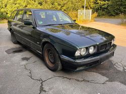 Grün Gebraucht 1995 BMW 525 Kombi | 2.800 €