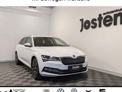 Weiß (moonweiss metallic) Gebraucht 2023 Skoda Superb Style Kombi | 35.290 € (Fairer Preis)