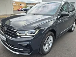 Grau Gebraucht 2023 VW Tiguan Elegance SUV | 35.990 € (Fairer Preis)