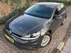 Grau Gebraucht 2019 VW Golf VII Comfortline Limousine | 16.990 € (Fairer Preis)