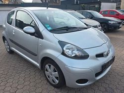 Silber Gebraucht 2011 Toyota Aygo Cool Kleinwagen | 2.800 € (Superpreis)