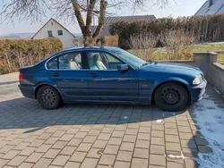 Blau Gebraucht 2001 BMW 320 Performance Limousine | 600 €
