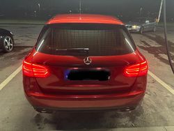 Rot Gebraucht 2017 Mercedes 250 Kombi | 23.000 €