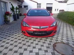 Power rot/traffic red ral3020 Gebraucht 2012 Opel Astra Innovation Coupé | 6.300 € (Fairer Preis)
