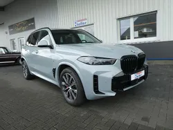 Grau Gebraucht 2024 BMW X5 M Sport SUV | 72.900 €
