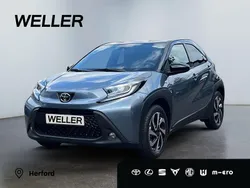 Grau Neu 2025 Toyota Aygo Kleinwagen | 21.990 €