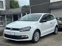 Weiß Gebraucht 2016 VW Polo Trendline Limousine | 6.490 € (Guter Preis)