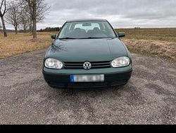 Grün Gebraucht 1999 VW Golf IV Kleinwagen | 725 € (Guter Preis)