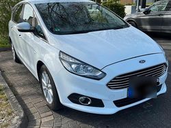 Weiß Gebraucht 2015 Ford S-MAX S Van / Kleinbus | 13.500 €