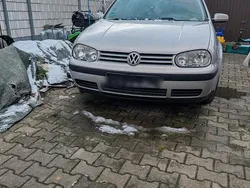 Silber Gebraucht 1999 VW Golf IV Kleinwagen | 650 € (Guter Preis)