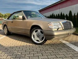 Braun Gebraucht 1994 Mercedes E320 Cabrio | 20.000 €