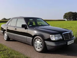 Schwarz Gebraucht 1995 Mercedes E420 Limousine | 28.420 €