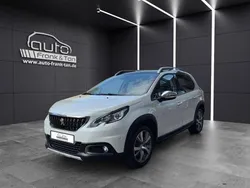 Weiß Gebraucht 2018 Peugeot 2008 Allure SUV | 12.490 € (Etwas zu teuer)