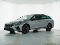Grau Gebraucht 2024 Skoda Octavia RS Kombi | 37.950 € (Guter Preis)