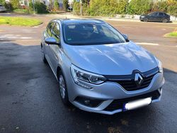 Silber Gebraucht 2017 Renault Mégane GrandTour Kombi | 4.999 € (Fairer Preis)
