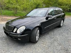 Schwarz Gebraucht 2004 Mercedes E500 Kombi | 4.200 €