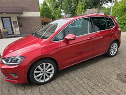 Rot Gebraucht 2015 VW Golf Sportsvan Highline Van / Kleinbus | 15.600 € (Fairer Preis)