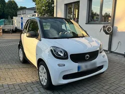 Weiß Gebraucht 2019 Smart ForTwo Coupé Kleinwagen | 7.999 € (Fairer Preis)