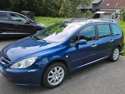 Blau Gebraucht 2004 Peugeot 307 Kombi | 1.600 €