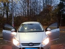 Silber Gebraucht 2011 Ford Focus Titanium Kombi | 5.600 € (Fairer Preis)