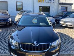 Schwarz Gebraucht 2016 Skoda Octavia Ambition Kombi | 12.400 € (Fairer Preis)