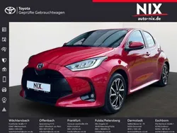 Karminarot metallic Gebraucht 2022 Toyota Yaris Hybrid Basis | 18.570 € (Superpreis)