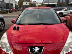 Rot Gebraucht 2010 Peugeot 206 Limousine | 1.850 € (Etwas zu teuer)