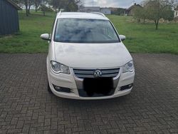 Weiß Gebraucht 2010 VW Touran Van / Kleinbus | 6.000 € (Guter Preis)