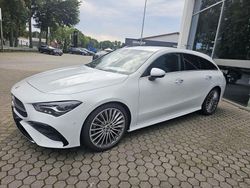 Weiß Gebraucht 2023 Mercedes CLA200 Shooting Brake AMG Kombi | 29.990 € (Fairer Preis)