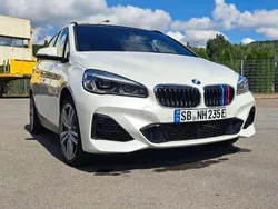 Weiß Gebraucht 2018 BMW 225 Active Tourer iPerformance Van / Kleinbus | 15.900 € (Guter Preis)