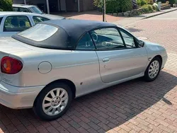Silber Gebraucht 2000 Renault Mégane Cabriolet Dynamique Cabrio | 2.150 € (Fairer Preis)