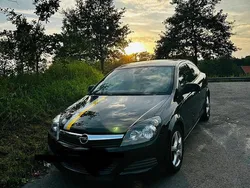 Schwarz Gebraucht 2010 Opel Astra GTC Coupé | 1.800 € (Superpreis)