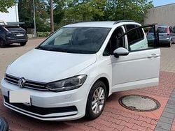Weiß Gebraucht 2016 VW Touran Van / Kleinbus | 14.000 € (Etwas zu teuer)