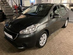 Grau Gebraucht 2015 Peugeot 208 Active Kleinwagen | 6.790 € (Etwas zu teuer)