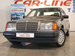 Grau Gebraucht 1989 Mercedes 230 Limousine | 5.888 €