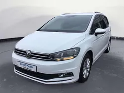 Pure white Gebraucht 2016 VW Touran Highline Van / Kleinbus | 15.970 € (Guter Preis)