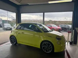 Acid green Neu 2024 Abarth 500e Scorpionissima Kleinwagen | 35.790 €