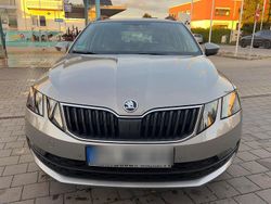Beige Gebraucht 2018 Skoda Octavia Ambition Kombi | 19.400 € (Fairer Preis)